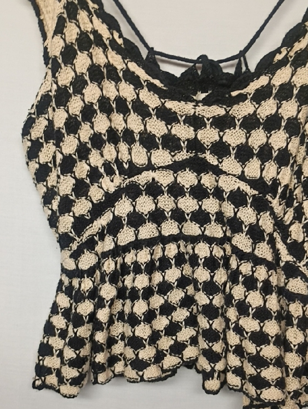 saltwater LUXE Black & Cream Crochet Peplum Crop Top - Picture 5 of 9